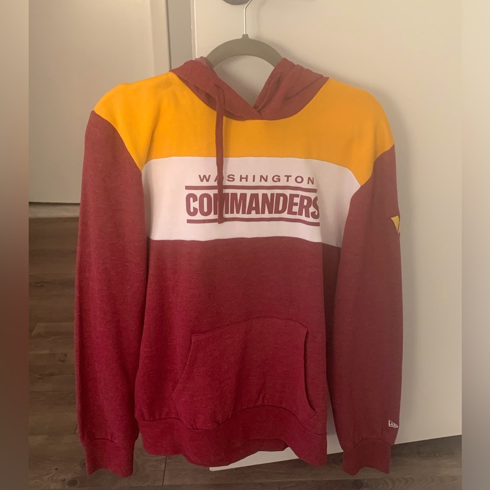New Era Women’s Washington Commanders Red Brush Fleece Pullover Hoodie size M